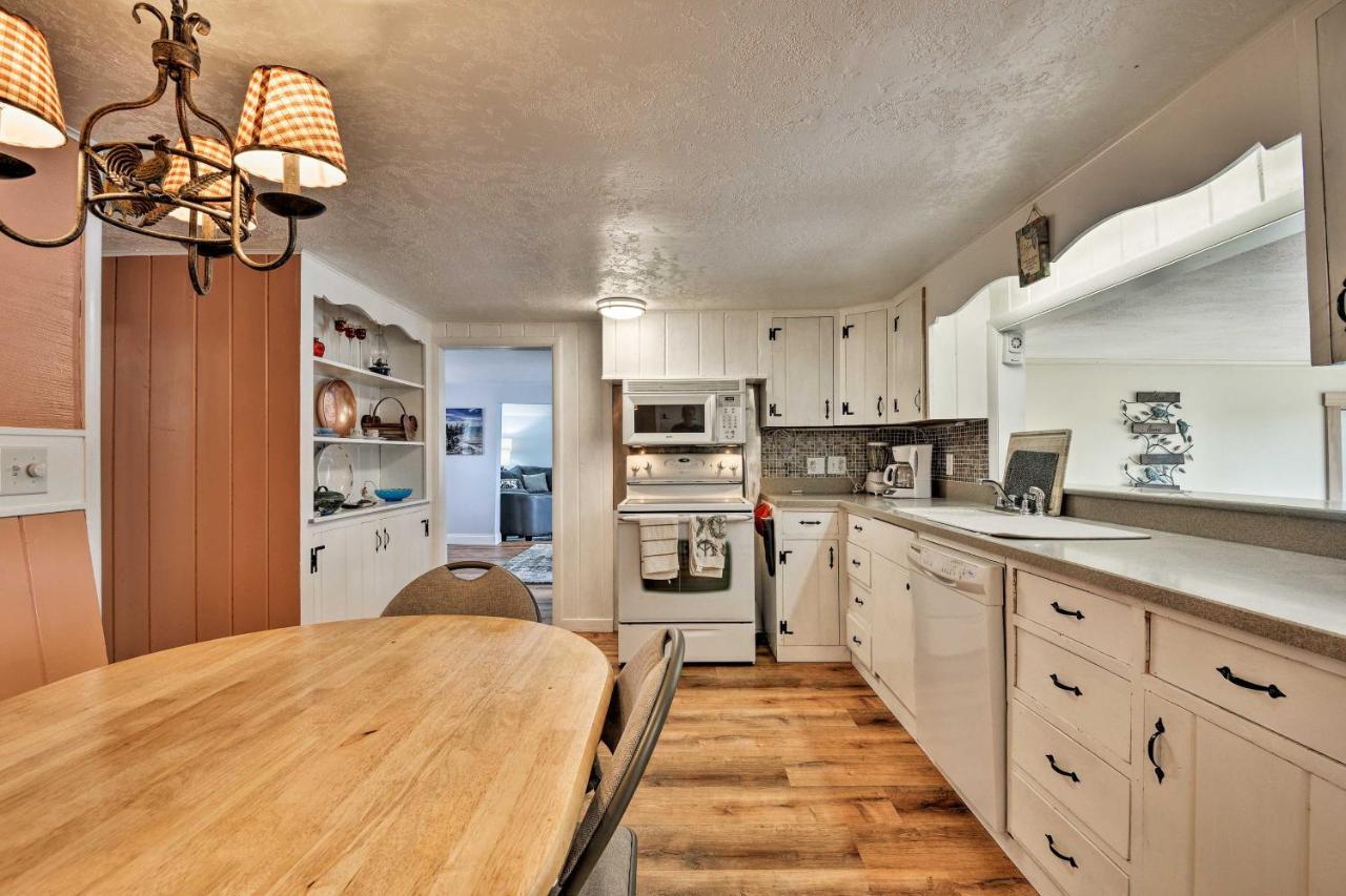 Family Cottage On Chaumont Bay, Walk To Downtown Extérieur photo